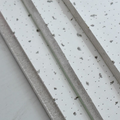 Tavolo Tavola di lana minerale 600x600mm Spessore 10mm Piastrelle acustiche di soffitto Griglia