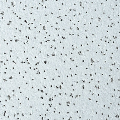 Moderni soffitti con piastrelle di soffitto in fibra di legno minerale
