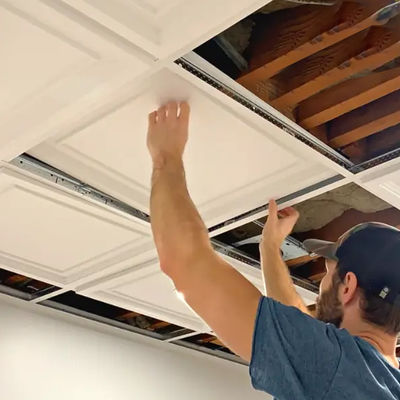 Tavola di soffitto in fibre minerali quadrate 2 x 4 piastrelle di soffitto a caduta con materiale insonorizzante