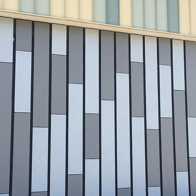 Tavola di cemento in fibra di colore personalizzato per teatri Panelli di pareti esterne Materiali da costruzione